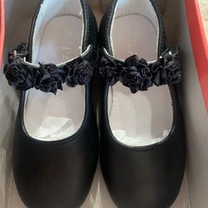 New in box L’AMOUR girls dress shoes